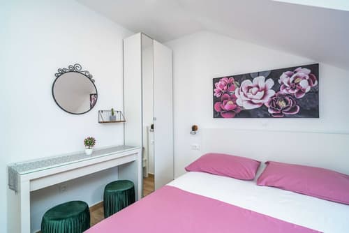 Apartment & Rooms Papa