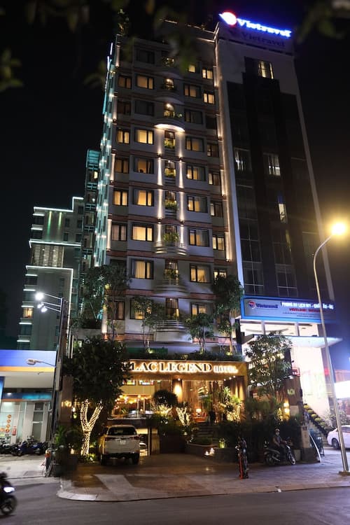 Au Lac Legend Hotel, Front of property