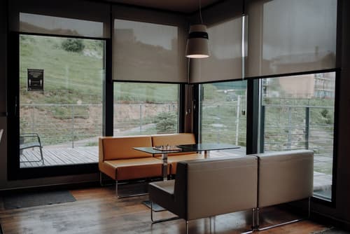 Quadrum Ski & Yoga Resort, Lobby sitting area