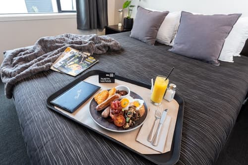 Bealey Quarter, Room