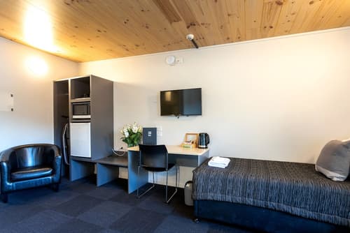 Bealey Quarter, Room