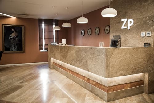 Hotel ZP Palace, Reception
