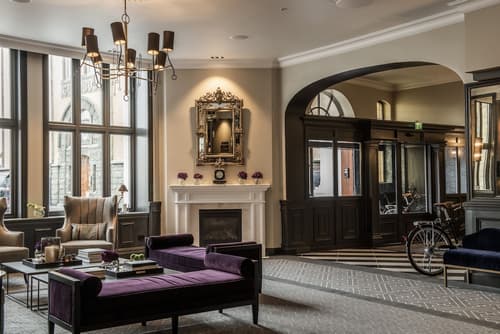 Hotel Victoria, Reception