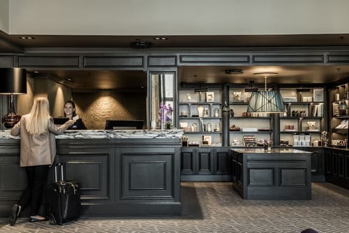 Hotel Victoria, Reception