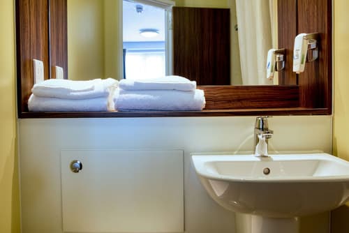 Queen of the Loch, Balloch by Marston's Inns, Bathroom