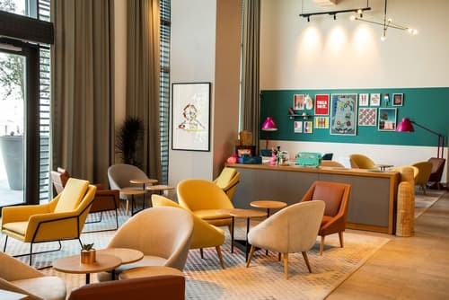 Rove At The Park, Lobby