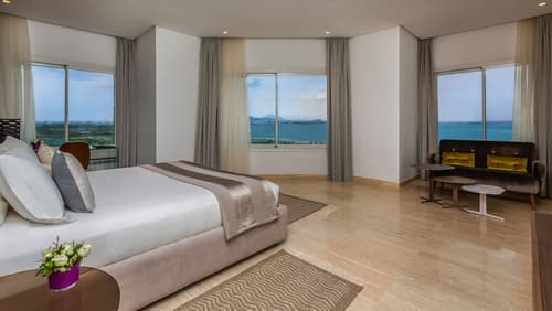 ADAM Hotel Suites, Room