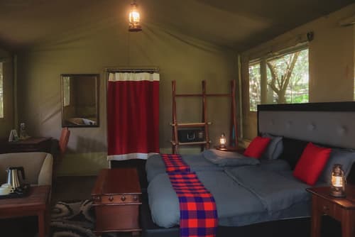 Drunken Elephant Mara, Room