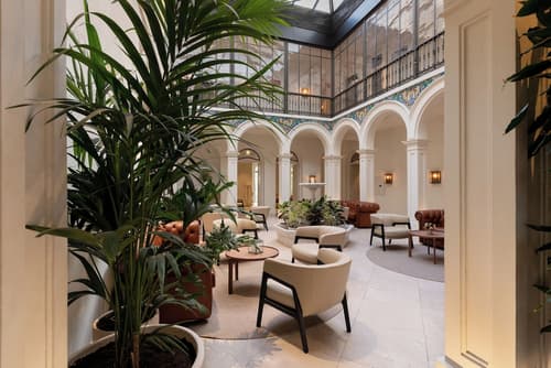 H10 Palacio Colomera, Lobby sitting area