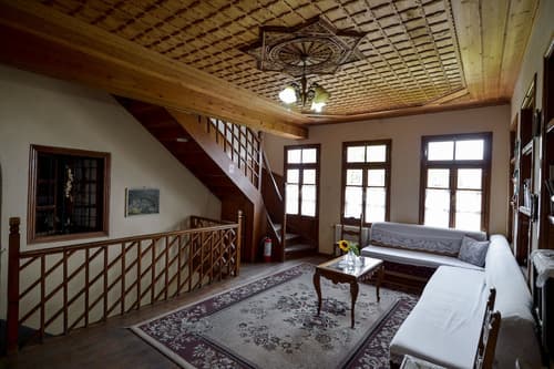 Hotel Kalemi, Lobby sitting area