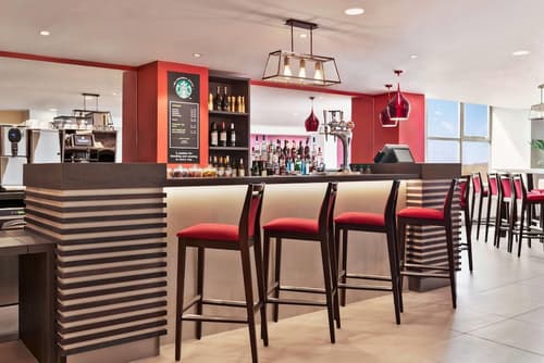 Ramada by Wyndham East Kilbride, Bar (on property)