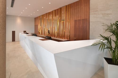 Amphora Hotel, Reception