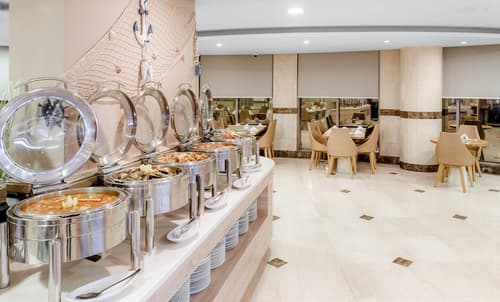 M Hotel Al Dana Makkah by Millennium, Breakfast area
