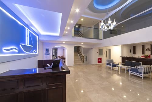 Naiades Marina Hotel, Reception