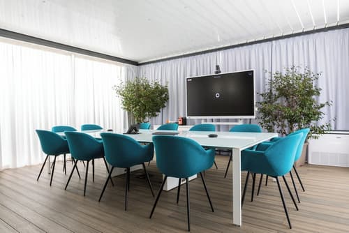 Martini Suite, Business center