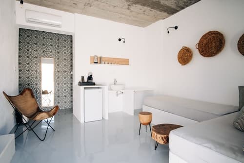 Mesanto Luxury Suites, Living room