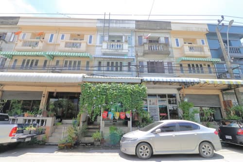 Saen Sabai Hostel, Exterior