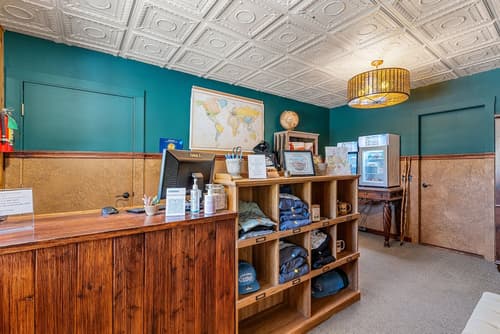 Duck Creek Village Inn, Reception