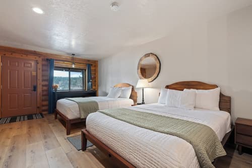 Duck Creek Village Inn, Room