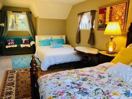 The Sunshine House, Room