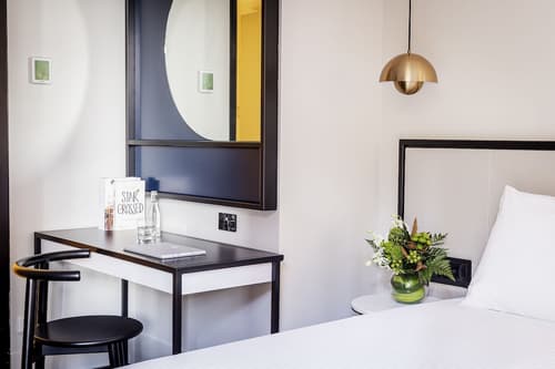 Brady Hotels Jones Lane, Room