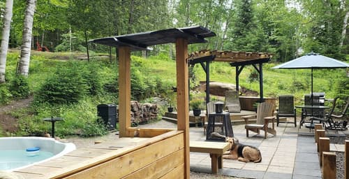 Le DEN de Tremblant, Outdoor spa tub
