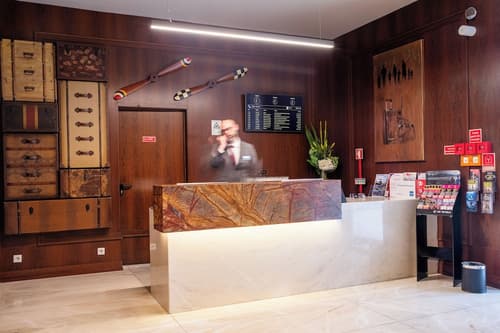 VIP Executive Picoas Hotel, Reception