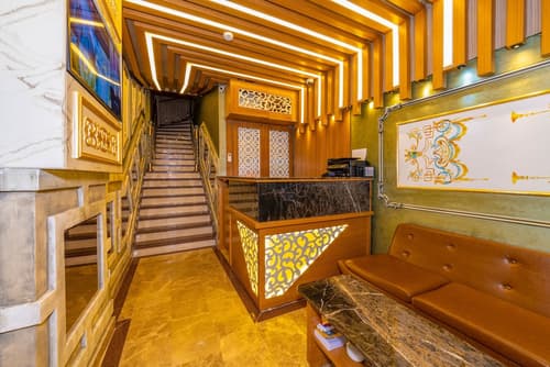 GoldenSand Hotel, Reception