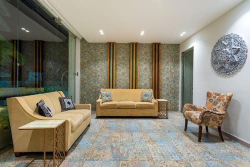 Samawi, Lobby sitting area