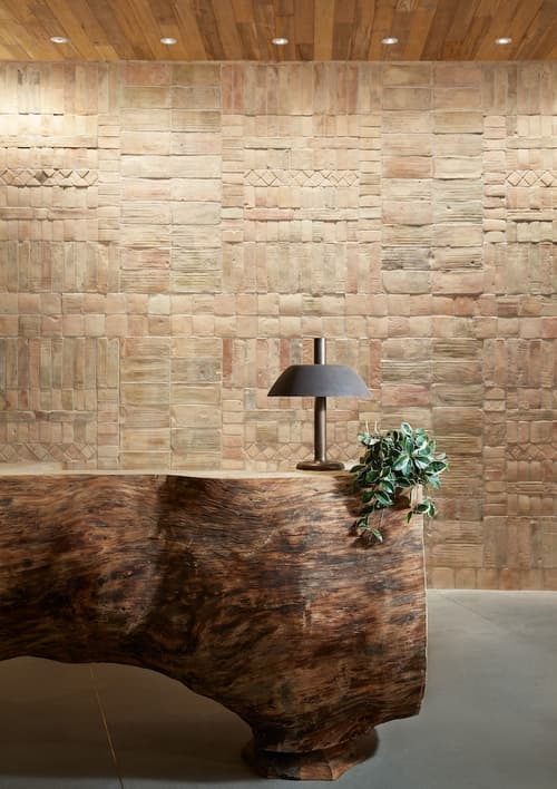 1 Hotel West Hollywood, Lobby