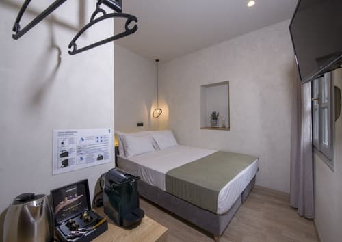 Cretan Berry Sarpaki, Room