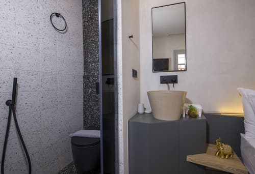 Cretan Berry Sarpaki, Room