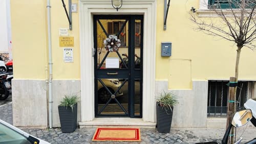 Hotel Balilla, Front of property