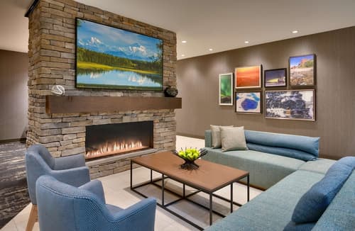 Hyatt Place Anchorage Midtown, Lobby