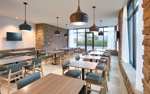 Hyatt Place Anchorage Midtown, Lobby