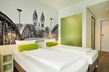 Super 8 by Wyndham Hamburg Mitte