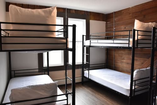 Party Hostel- Canmore Hotel Hostel