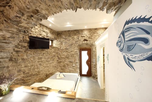 Arpaiu - Odeyo Sas, Room