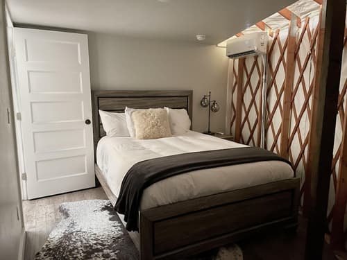 Escalante Yurts, Room