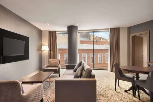 Wyndham Grand Tbilisi, Room