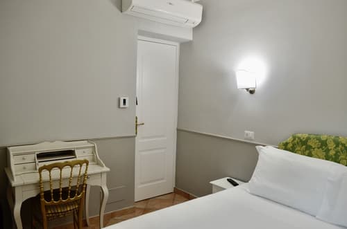 Sourire Hotel, Room