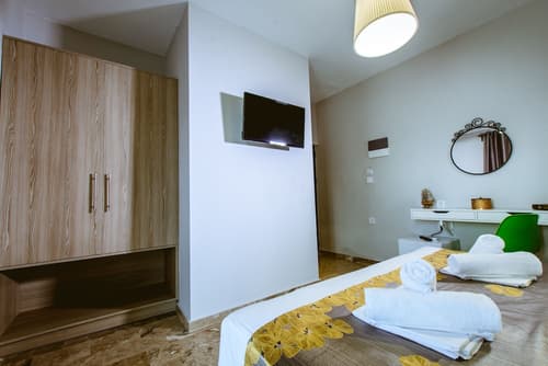 Gregory Comfort Hotel, Room