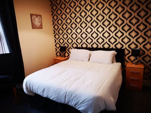 Claredon Hotel, Room