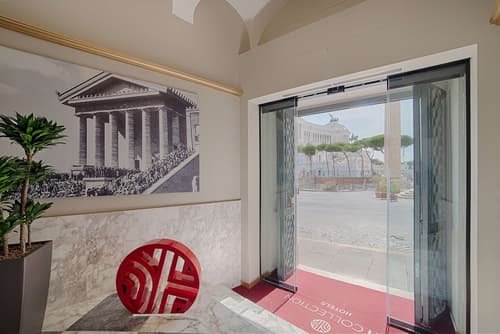 NH Collection Roma Fori Imperiali, Lobby
