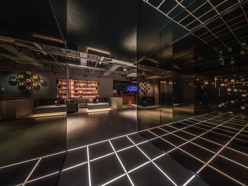 The Lively Osaka Honmachi, Lobby