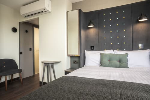 Point A Edinburgh Haymarket, Room