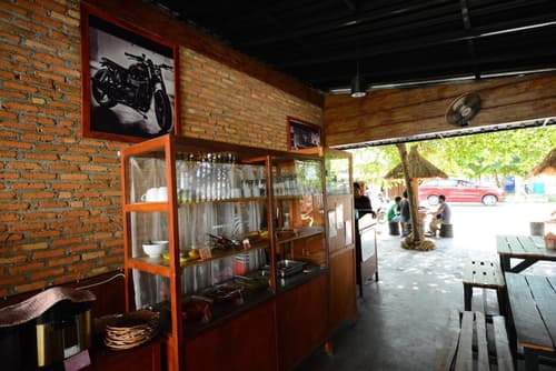 World BnB, Restaurant