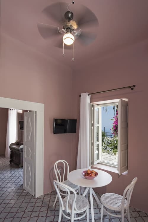 Dimael Mansion, Living area