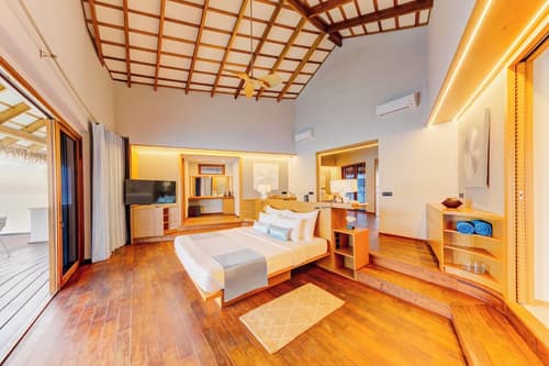 Cinnamon Velifushi Maldives, Room
