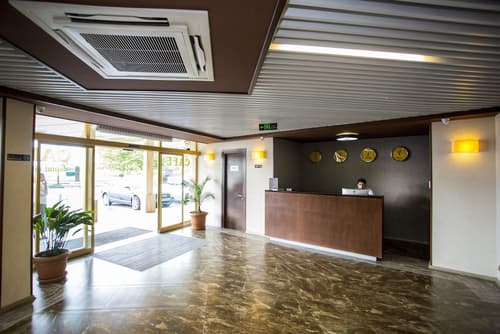 Hotel Corner Inn, Reception